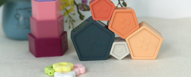 Customized Kids Funny bath toys Educational Nesting Silicone Building Set silicone Baby 5 Stacking Cups Toy