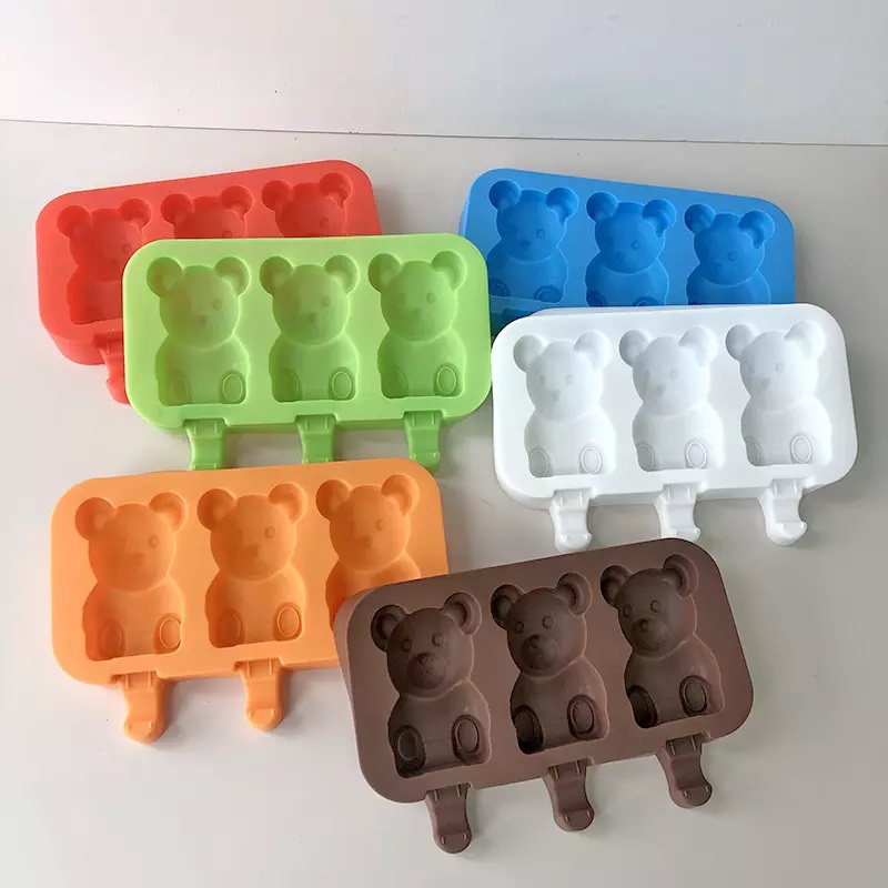 Custom 3 Cavities BPA Free Cartoon Bear Shape Silicone Ice Cream Mould Popsicle Mold With Sticks