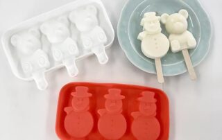 Custom 3 Cavities BPA Free Cartoon Bear Shape Silicone Ice Cream Mould Popsicle Mold With Sticks