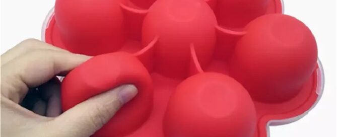 Eco-Friendly Homemade Egg Poacher Reusable Food Container with Lid Silicone Egg Bites Cooking Mold