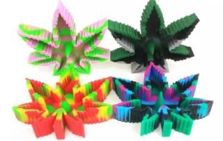 Smoking Bowl Accessory Silicone Pot Maple Leaf Trays Cigarette Ashtray With Tapping Center