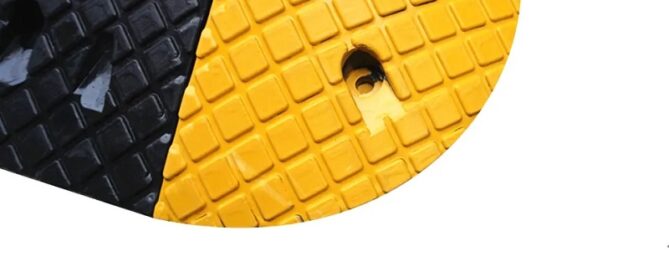 Reflective Yellow/Black Traffic Rubber Speed Hump Reducer Rubber Speed Bumps