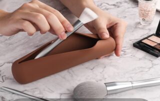 Makeup Brush Holder Soft Anti-fall Out Rubber Cosmetic Face Brushes bag