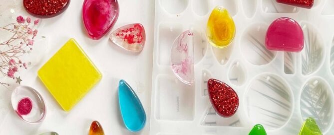 Casting Silicone Rubber Parts 38 Cavities Jewelry Pendant Resin Molds Chain Set Silicone Pendant Mold