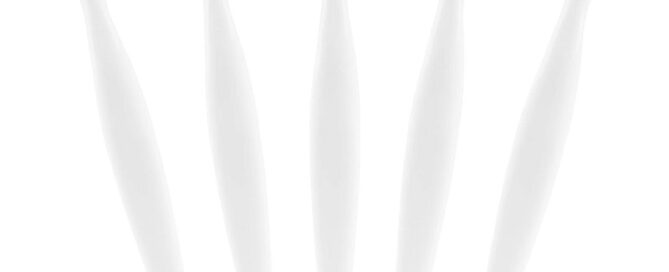 Lip Scrub Brush Double-Sided Silicone Lip Exfoliator Brush Applicator Lip Scrub for Dark Lips