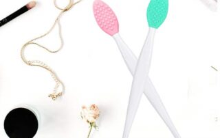 Lip Scrub Brush Double-Sided Silicone Lip Exfoliator Brush Applicator Lip Scrub for Dark Lips