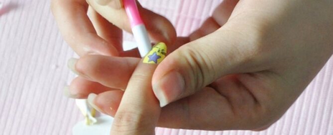 Rubber Nail Cuticle Pusher Tipped Plastic Handle Nail Art Tool Nail Acrylic Cuticle Pusher Cleaner