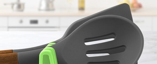 Bench Top Utility Mat Kitchen Silicone Utensil Rest with Drip Pad Spoon Holder for Stove Top