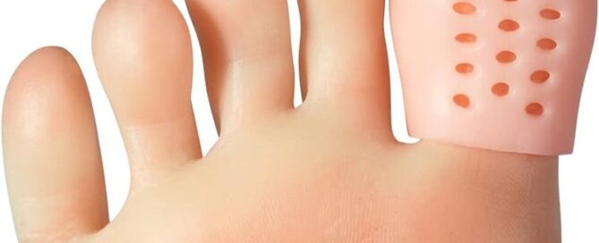 Big Toe Cap Support Beige Breathable Toe Protector Toe Cover Sleeves with Holes Reduce Friction