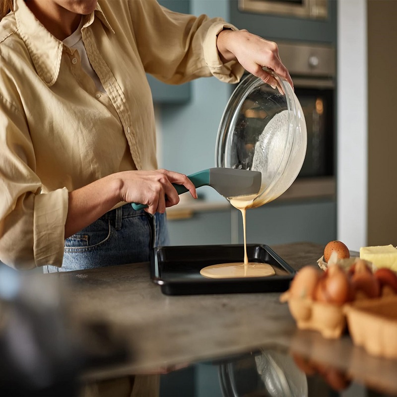 Ergonomically Shaped Silicone Spatula Heat-Resistant Silicone Head Perfect for Mixing Bowls