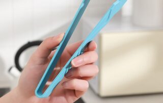 Silicone Oven Rack Push Pull Tool with Pull Clip Prevents Scalding Pull out Hot Racks Safely