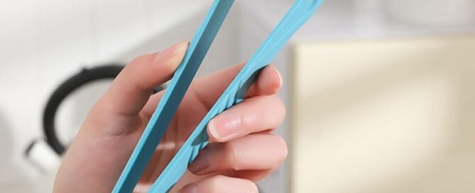 Silicone Oven Rack Push Pull Tool with Pull Clip Prevents Scalding Pull out Hot Racks Safely