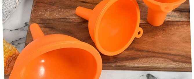Silicone Strainers Funnel with Handle Spice Powder Funnel Tools Wide-Mouth Filler Cooking Utensils