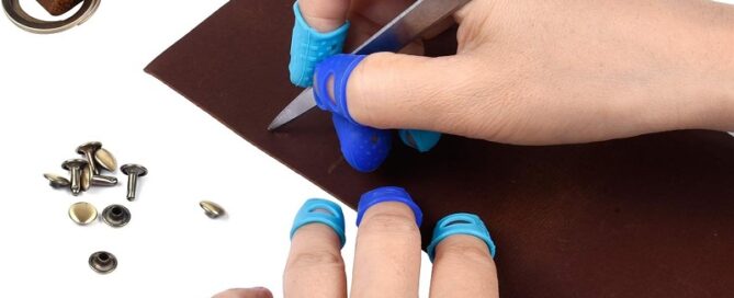 Silicone Thimble Fingertip Grips Paper Sorting Hand Sewing Money Counting Guitar Playing Silicone Needle Puller