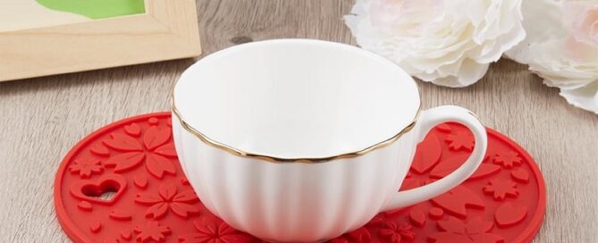 Silicone Doming Mat Heart with Flower Pattern Trivet Mat Heat Resistant Hot Plate Holder