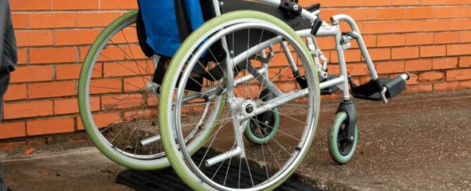 Rubber Driveway Curb Ramps for Wheelchair Motorcycle Heavy Duty Durable Rubber Curb Ramps