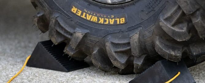 Rubber Wheel Chock Set Rust And Chemical Proof Rubber Wheel Stops