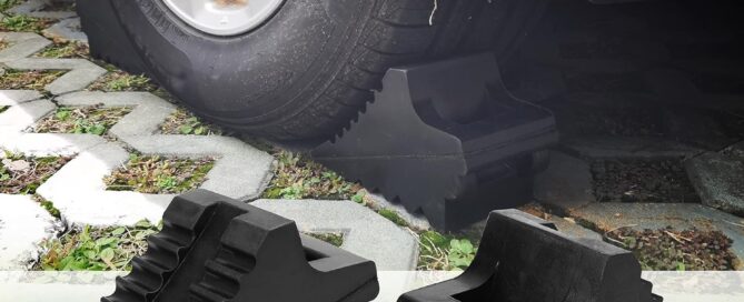 Solid Rubber Heavy Duty Trailer Chock Block Rubber Wheel Chocks Wedge Block for Camper