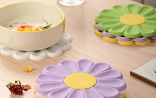 Daisy Trivet for Pots and Dishes Round Flexible Silicone Pot Holders Anti-Slip Heat Resistant Mat