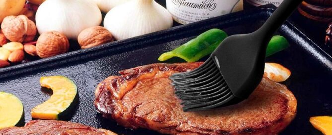 Basting Silicone Brushes Heat Resistant Pastry Silicone Brushes Spread Oil for BBQ Silicone Spreader Tool