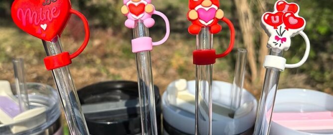 Stanley multi-purpose silicone Straw Toppers Reusable Silicone Straw Cover Cute Romantic Straw Cover Cap