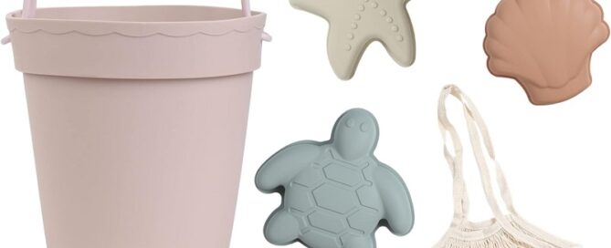Baby Silicone Travel-Friendly Beach Toy Silicone Bucket Shovel Sand Molds Bag Sand Toys for Toddlers