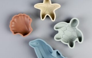 Baby Silicone Travel-Friendly Beach Toy Silicone Bucket Shovel Sand Molds Bag Sand Toys for Toddlers