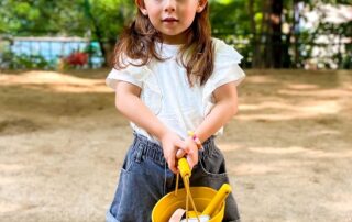 Baby Silicone Travel-Friendly Beach Toy Silicone Bucket Shovel Sand Molds Bag Sand Toys for Toddlers