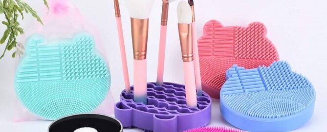 Silicon Makeup Brush Cleaner Mat with Brush Drying Cosmetic Brush Cleaning Pad And Dry Cleaned