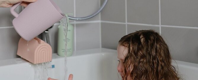 Silicone Baby Bath Rinse Cup 100% Food Grade Silicone Wash Rinser Cup Bath Silicone Tool