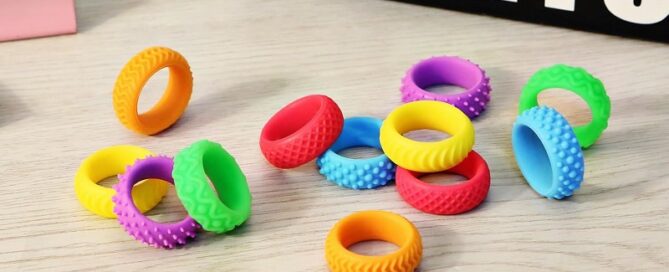 Silicone Sensory Rings for Kids Quiet Classroom Fidget Toys Stretchable Silent Stress Relief Silicone Ring