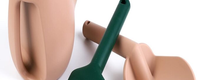 Silicone Toddler Gardening Tools Silicone Beach Toys, Silicone Kids Shovel and Rake Watering Can