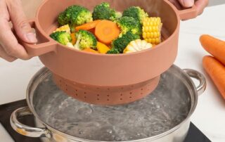 Heat Resistant Silicone Folding Steamer Kitchen Colanders Strainers for Vegetables and Fruits